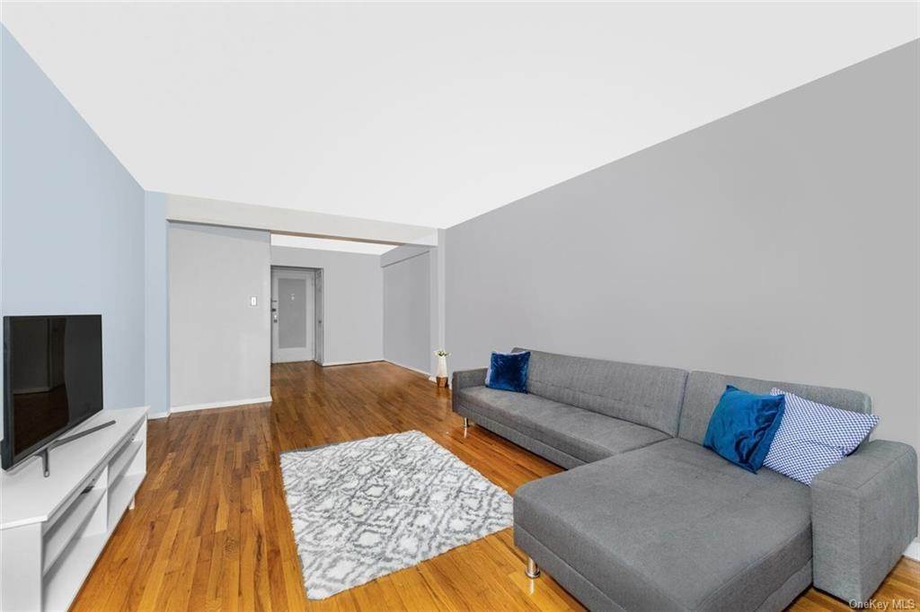 2. Residential for Sale at 2165 Matthews Avenue # 5H Bronx, New York 10462 United States