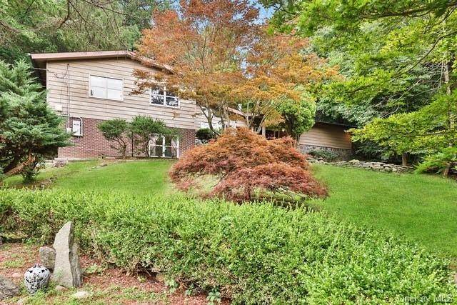 2. Residential for Sale at 5 Century Road Palisades, New York 10964 United States