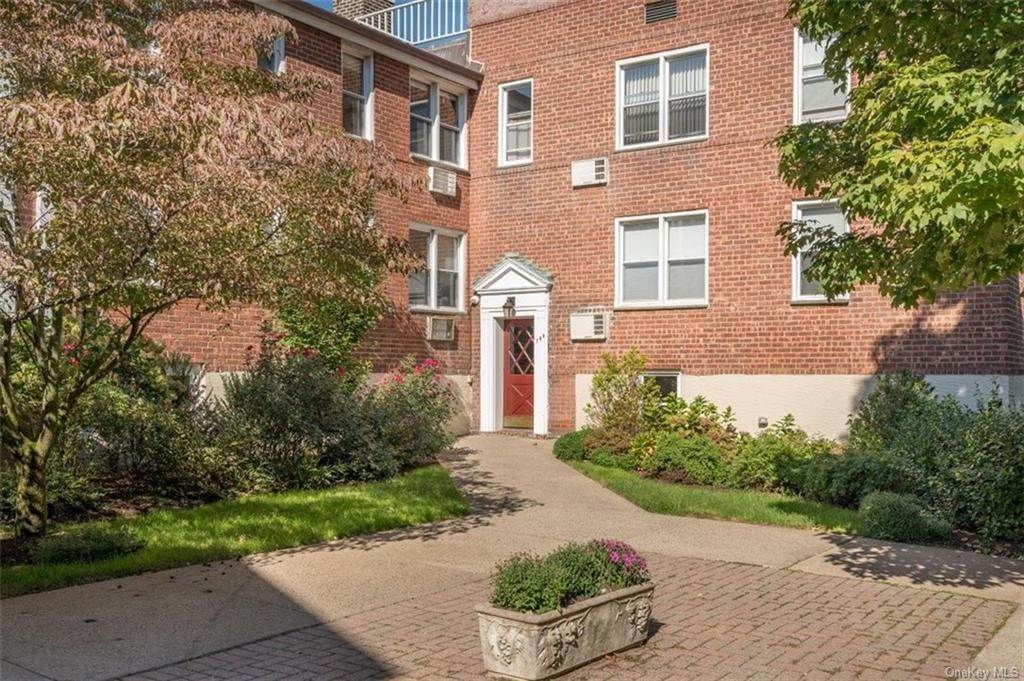 2. Residential for Sale at 709 Palmer Court # 2A Mamaroneck, New York 10543 United States