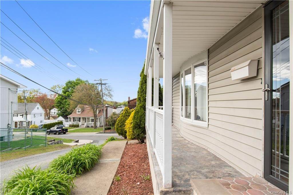 2. Residential for Sale at 113 Curtis Lane Yonkers, New York 10710 United States