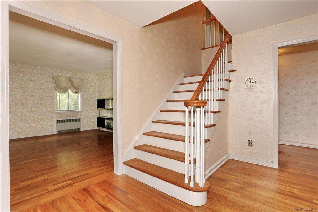 20. Residential for Sale at 22 Swan Street Palisades, New York 10964 United States