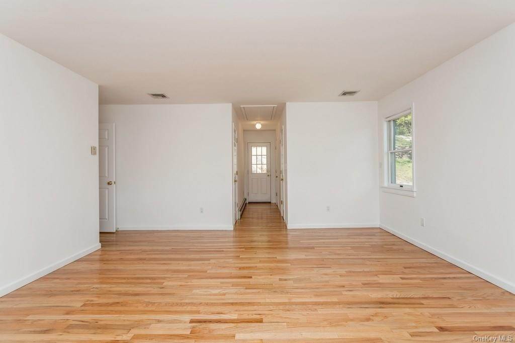 20. Residential for Sale at 370 Bear Ridge Road Pleasantville, New York 10570 United States