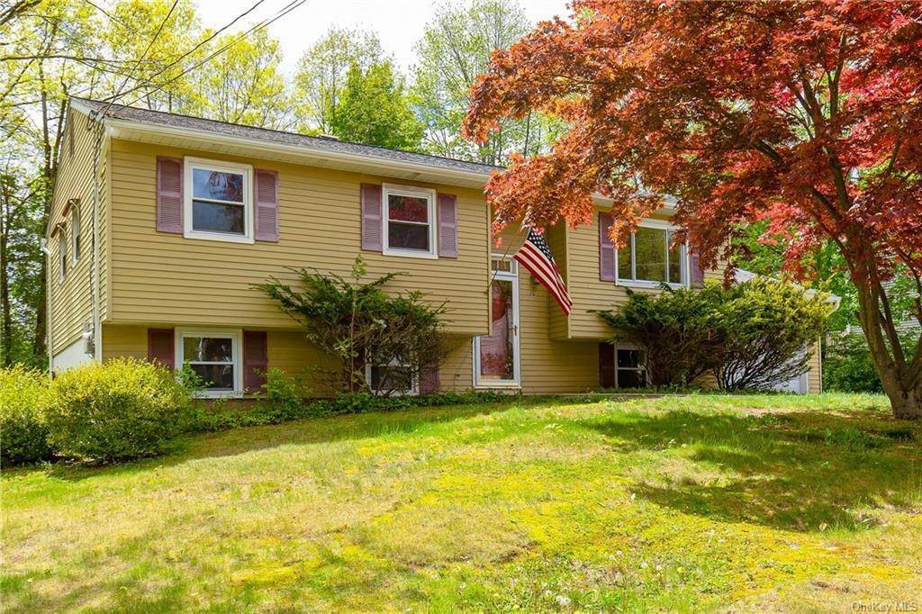 20. Residential for Sale at 10 Dennis Road Wappingers Falls, New York 12590 United States