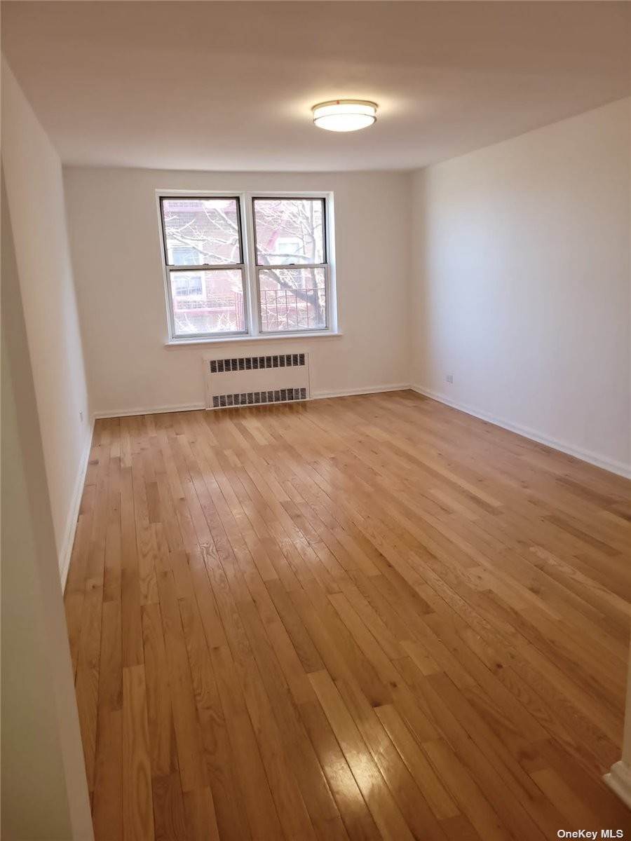 20. Residential for Sale at 105-24 64 Road # 3P Forest Hills, New York 11375 United States
