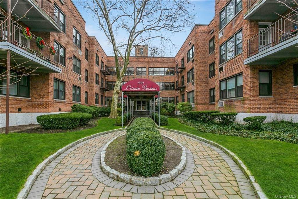 3. Residential for Sale at 953 W Boston Post Road # 1S Mamaroneck, New York 10543 United States