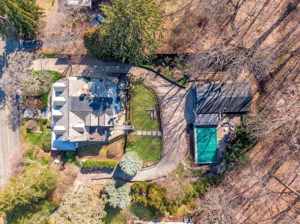 3. Residential for Sale at 245 River Road Nyack, New York 10960 United States