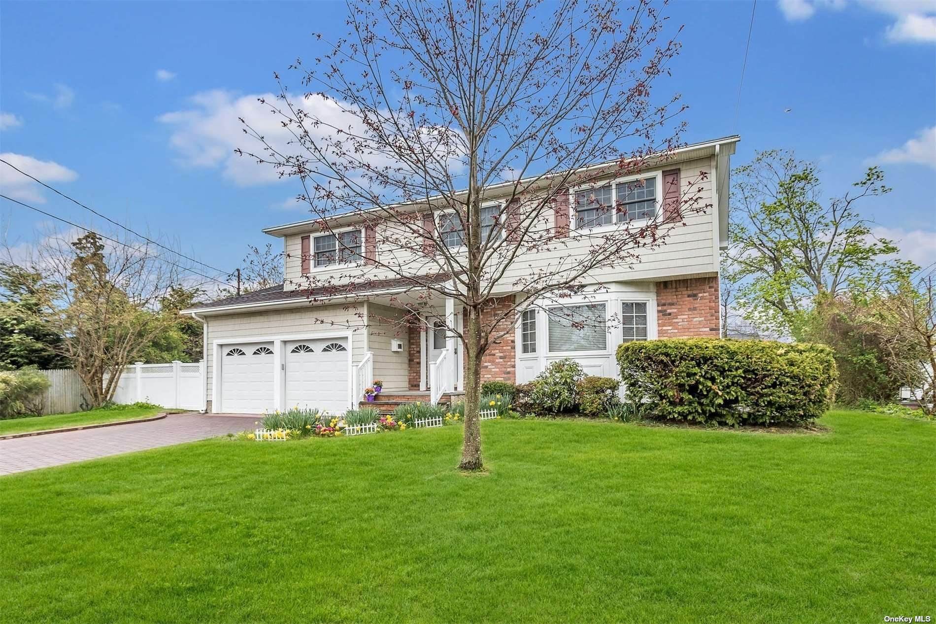 3. Residential for Sale at 12 Nearwater Avenue Massapequa, New York 11758 United States