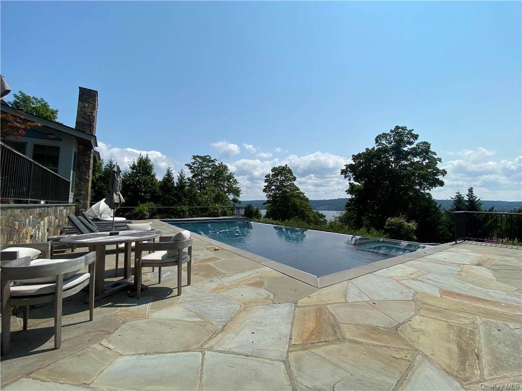 33. Residential for Sale at 49 Woods Road Palisades, New York 10964 United States