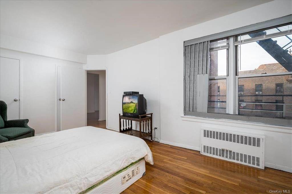 4. Residential for Sale at 800 Grand Concourse # 5G-N Bronx, New York 10451 United States