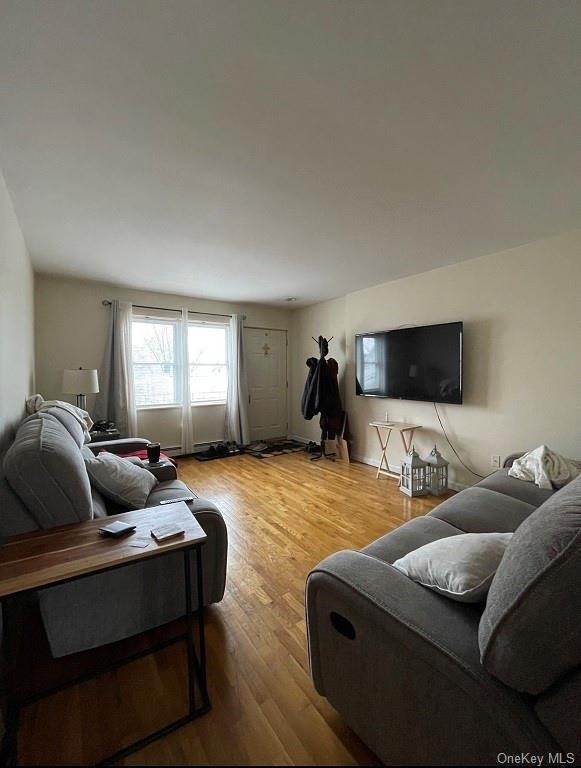 4. Residential Income for Sale at 10 Colin Street Yonkers, New York 10701 United States