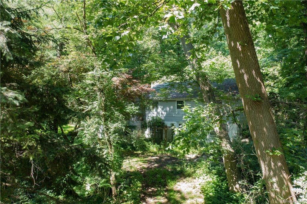4. Residential for Sale at 39 Old Phillips Hill Road New City, New York 10956 United States