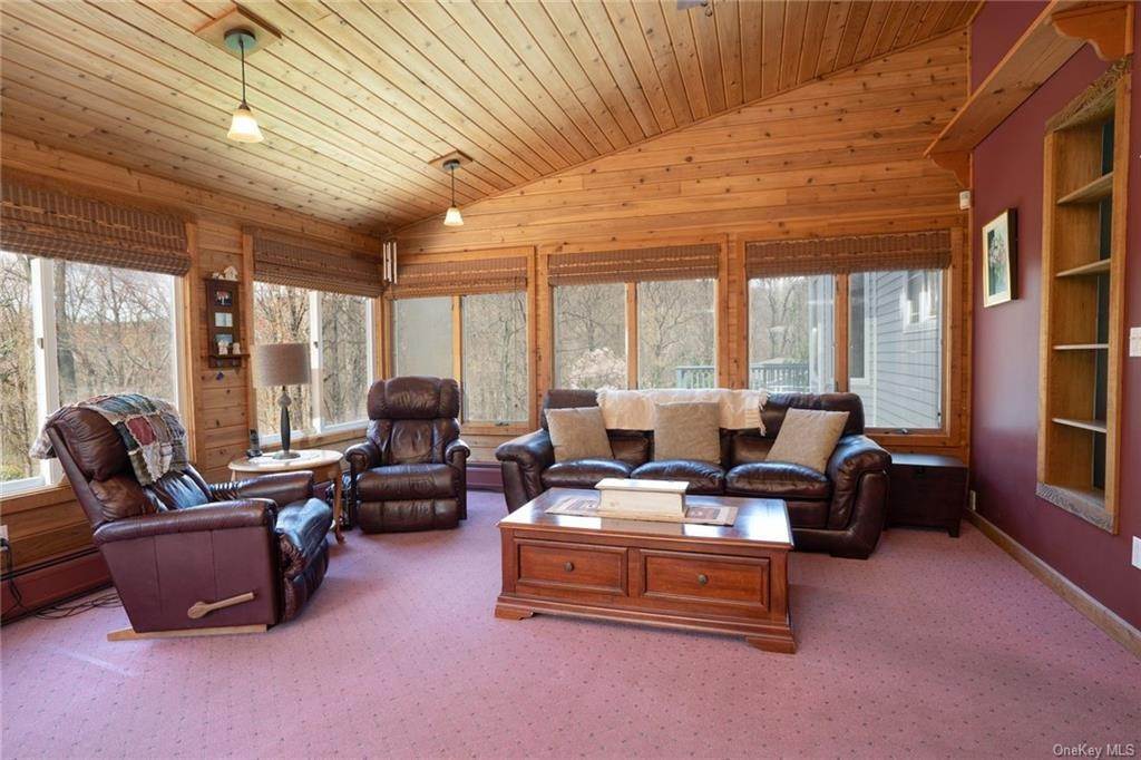 5. Residential for Sale at 119 Buckberg Mountain Road Tomkins Cove, New York 10986 United States