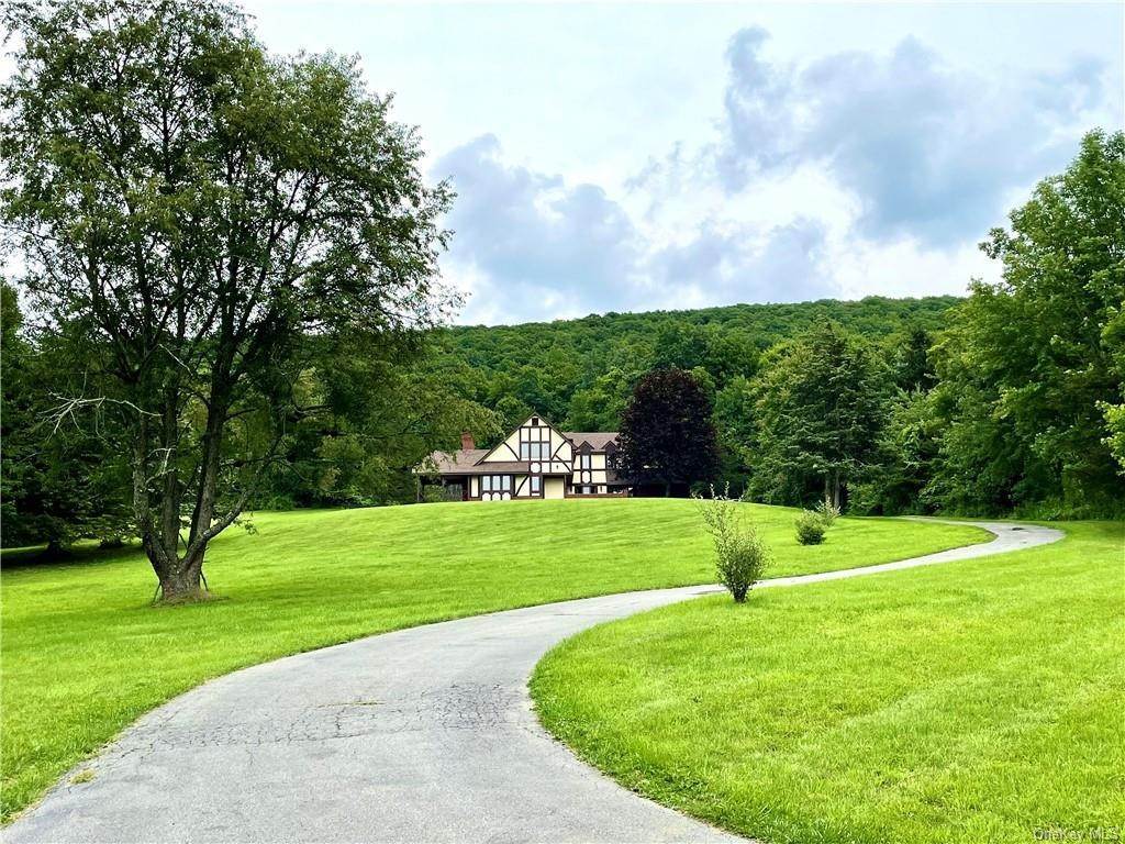5. Residential for Sale at 55 Cascade Road Warwick, New York 10990 United States