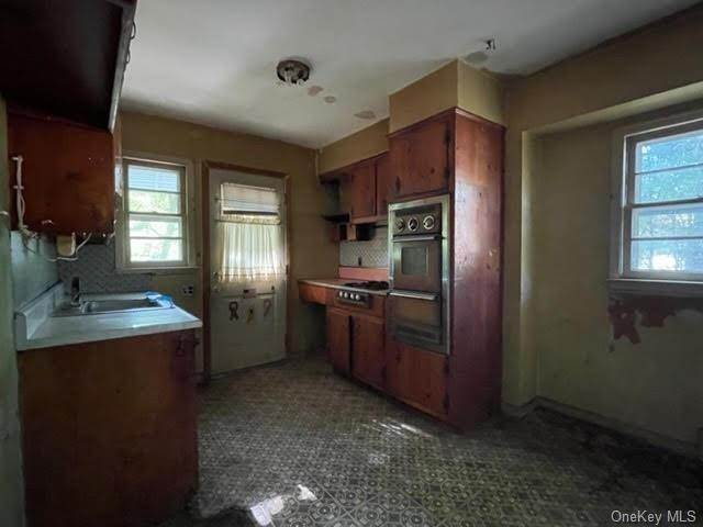 5. Residential for Sale at 25 Collyer Avenue New City, New York 10956 United States