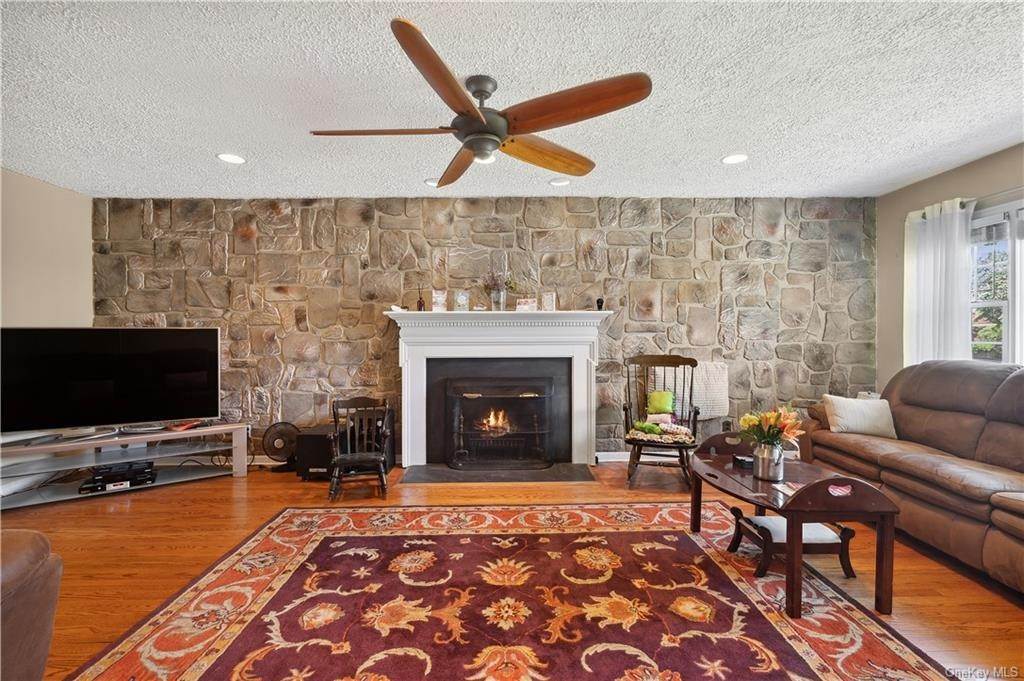 5. Residential for Sale at 20 Arlington Road Scarsdale, New York 10583 United States