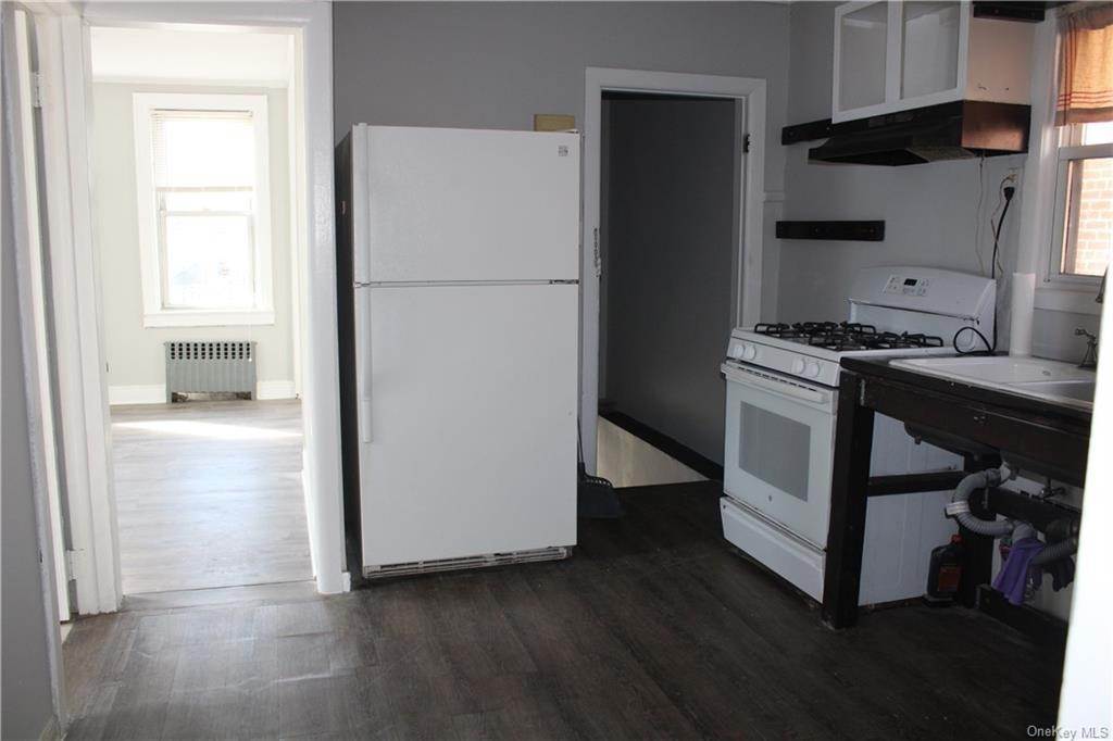 6. Residential Lease at 2580 Hollers Avenue Bronx, New York 10475 United States