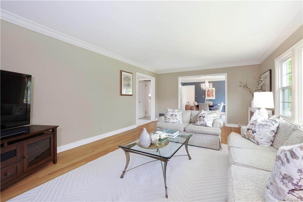 7. Residential for Sale at 29 Crossway Scarsdale, New York 10583 United States