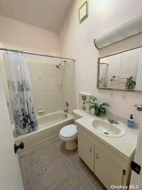 7. Residential for Sale at 24 Belmont Avenue # C Plainview, New York 11803 United States
