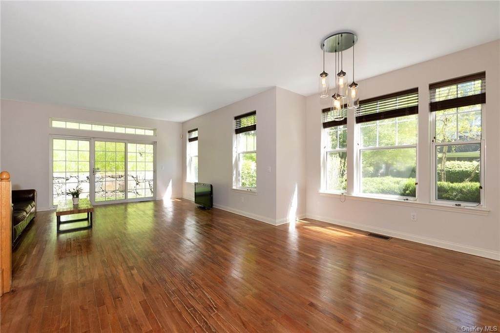 7. Residential for Sale at 71 Briarbrook Drive Briarcliff Manor, New York 10510 United States