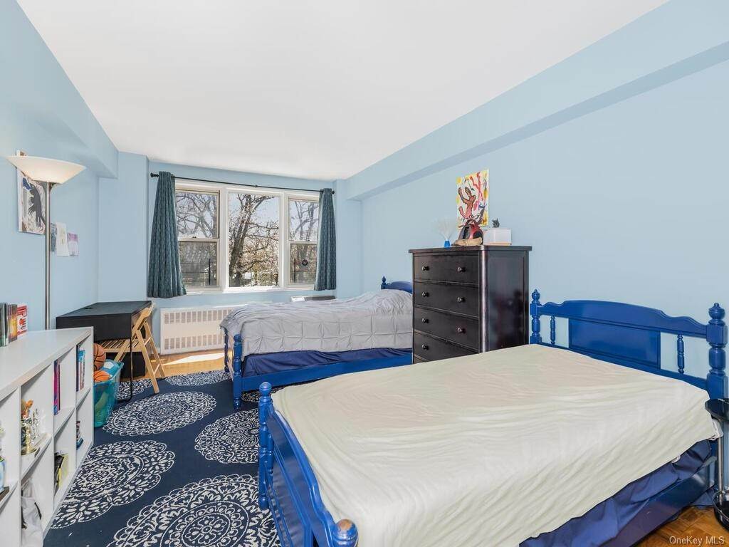 7. Residential for Sale at 3755 Henry Hudson Parkway # 3D Bronx, New York 10463 United States