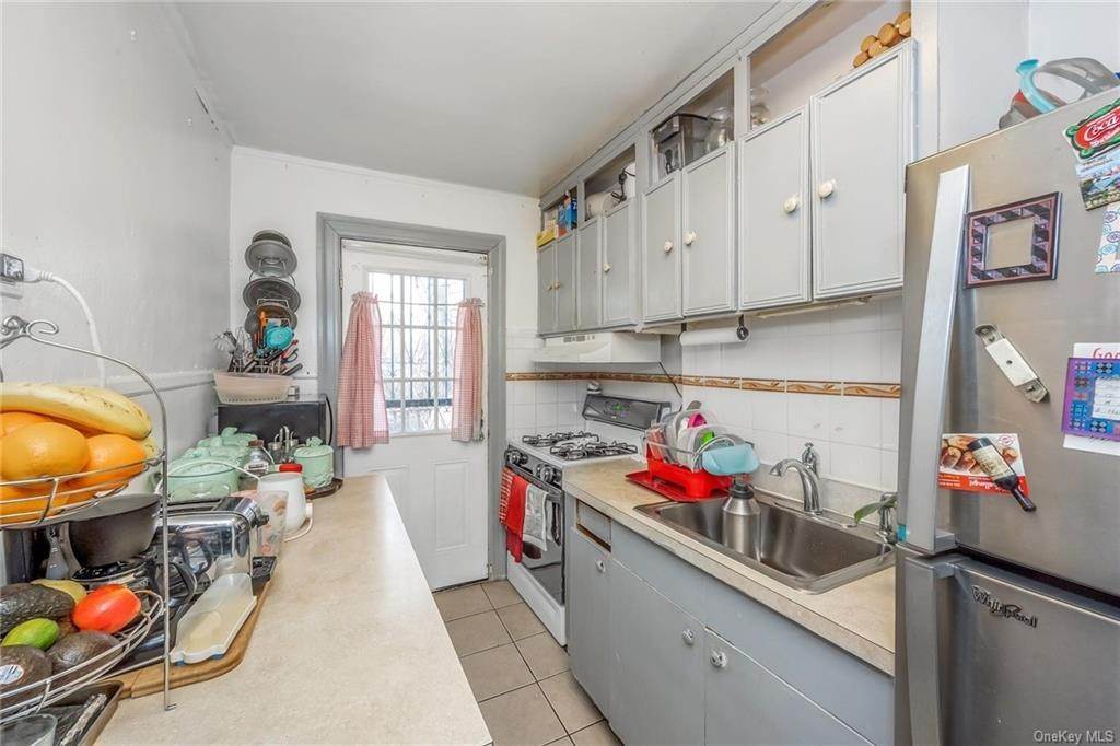 8. Residential for Sale at 2875 Dewitt Place Bronx, New York 10469 United States