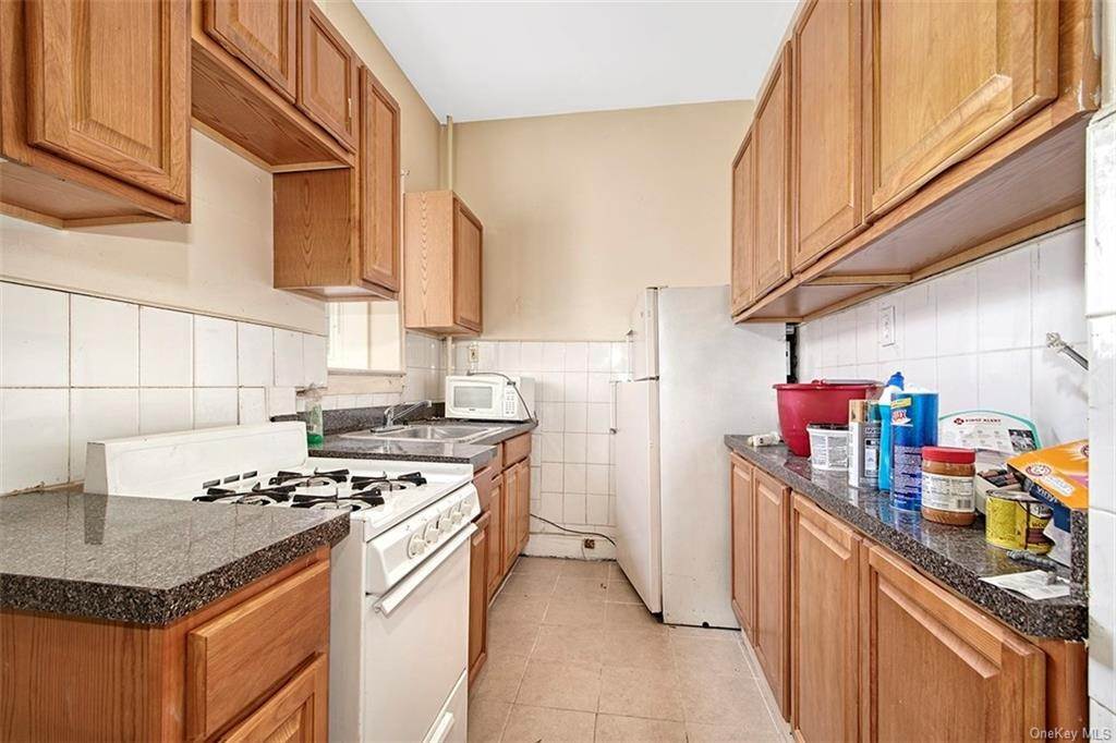 8. Residential Income for Sale at 37 S Bleeker Street Mount Vernon, New York 10550 United States