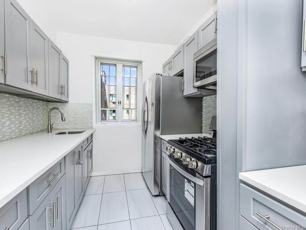 8. Residential for Sale at 1561 Metropolitan Avenue # 6C Bronx, New York 10462 United States