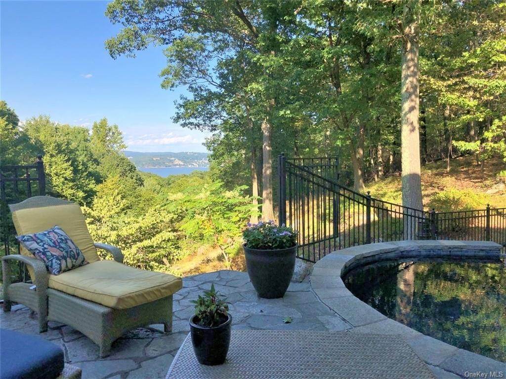 8. Residential for Sale at 36 Ridgetop Drive Stony Point, New York 10986 United States