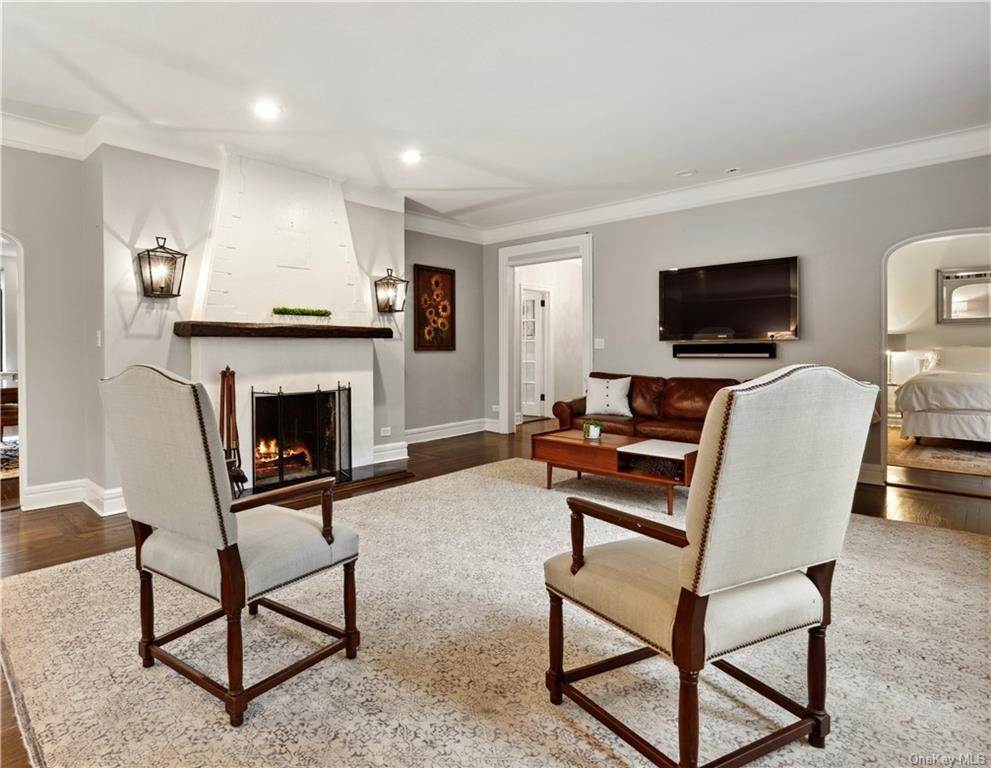 8. Residential for Sale at 187 Garth Road # 2C Scarsdale, New York 10583 United States