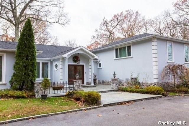 Single Family Homes 为 销售 在 3 Stoneridge Court 塞奥瑟, 纽约 11791 美国