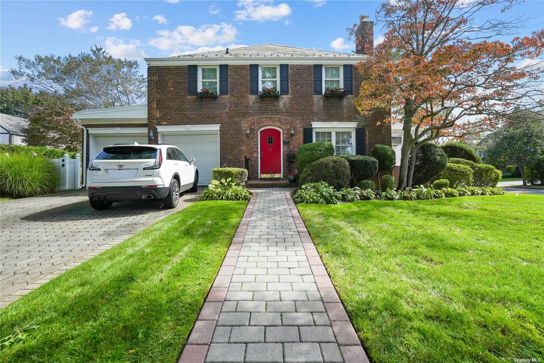 Single Family Homes 为 销售 在 18 Hanson Place 马尔文镇, 纽约 11565 美国