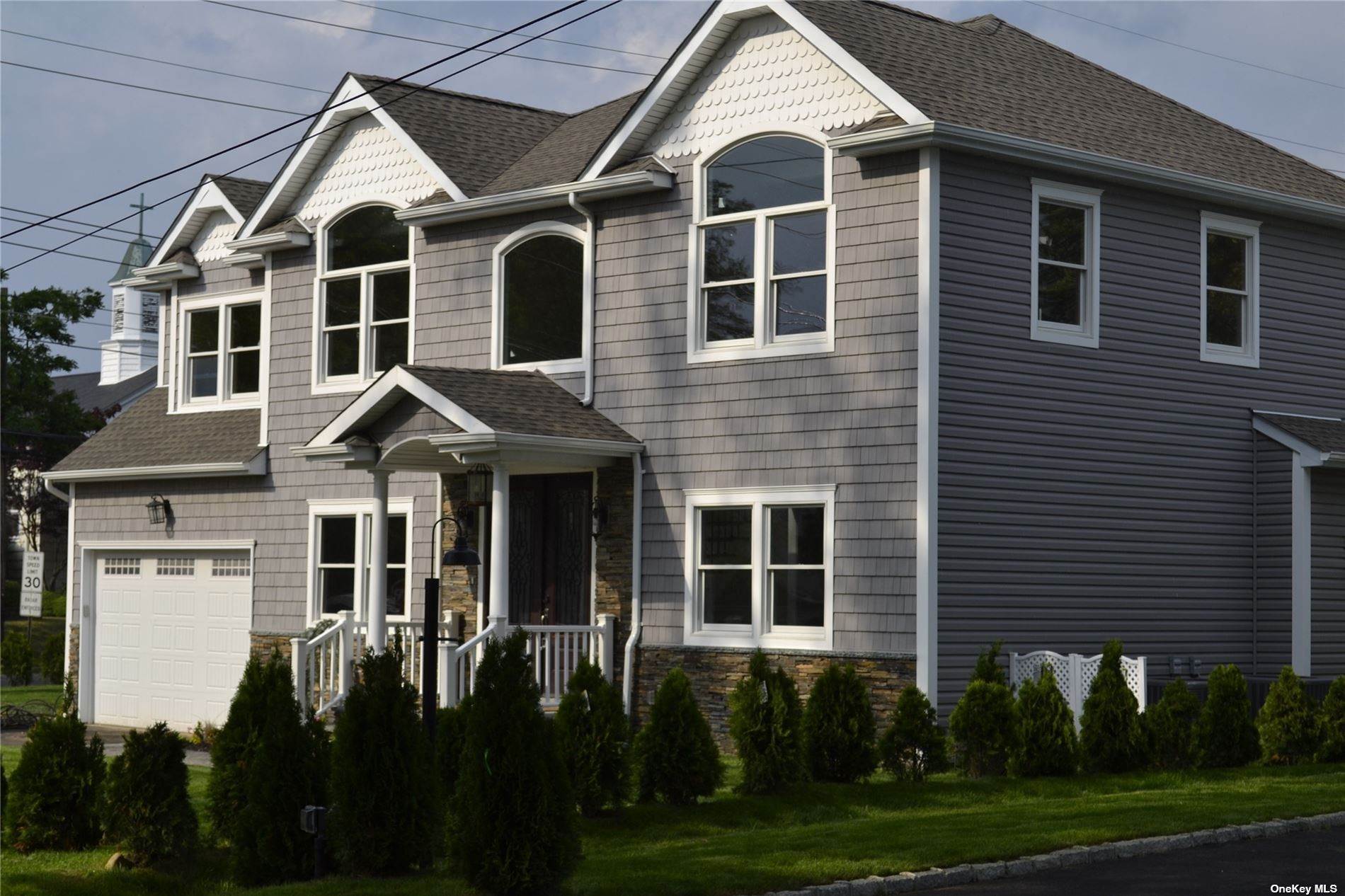Single Family Homes por un Venta en 2 Willard Glen Head, Nueva York 11545 Estados Unidos