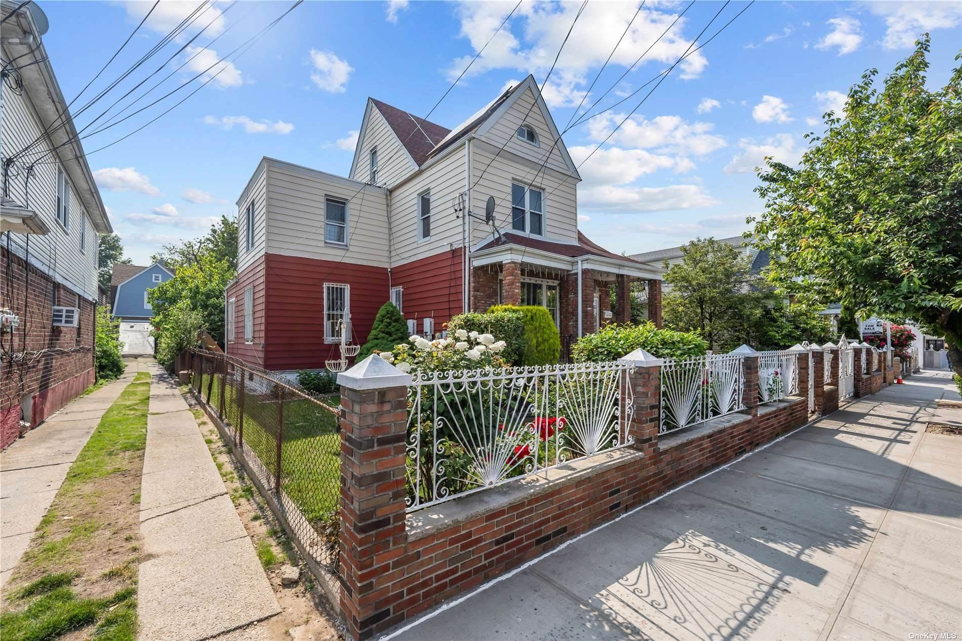 Single Family Homes للـ Sale في 101-22 133rd Street South Richmond Hill, New York 11419 United States