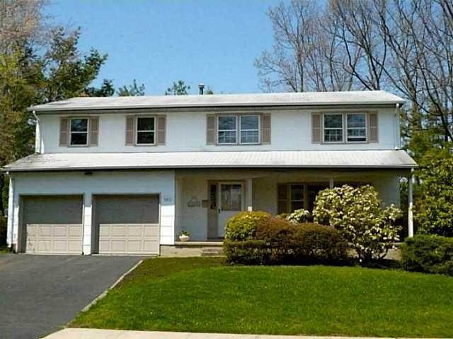 2. Single Family Homes at 180 Howard Avenue Orangeburg, New York 10962 United States