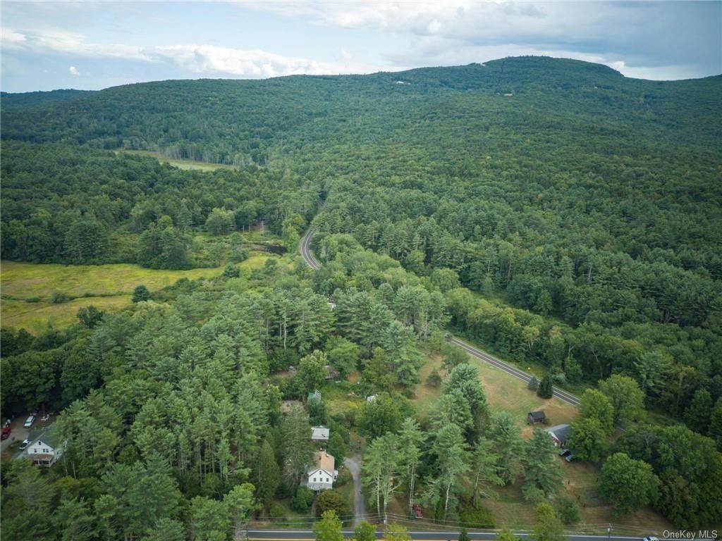 3. Single Family Homes for Sale at 403 Wittenberg Road Bearsville, New York 12409 United States