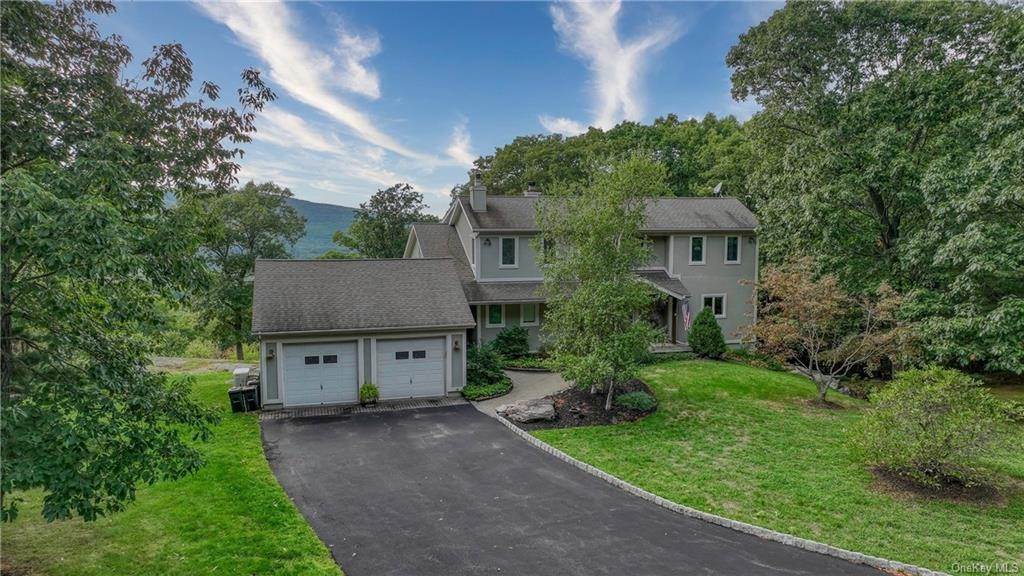3. Single Family Homes for Sale at 18 Parks Wood Drive Cornwall, New York 12518 United States