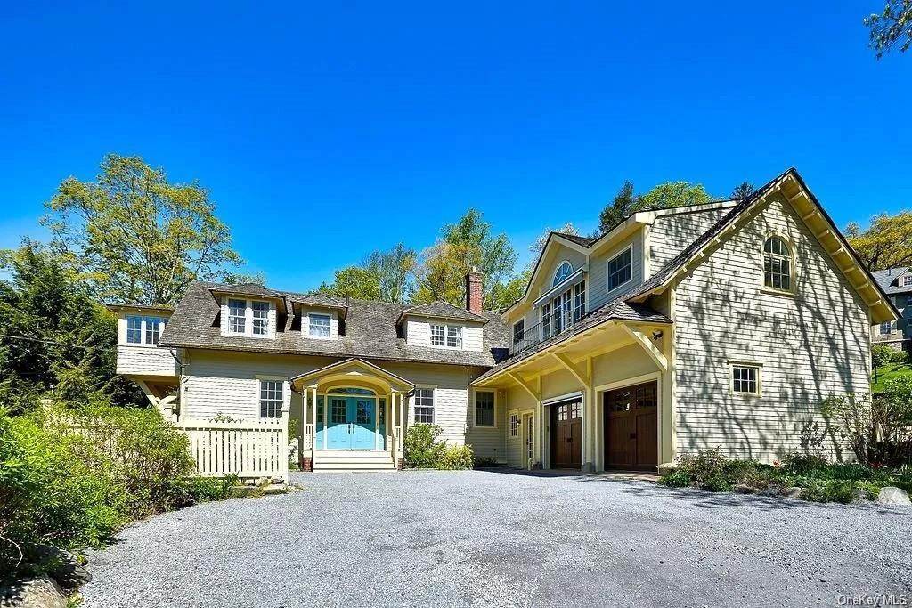 4. Single Family Homes for Sale at 30 E Lake Stable Road Tuxedo Park, New York 10987 United States