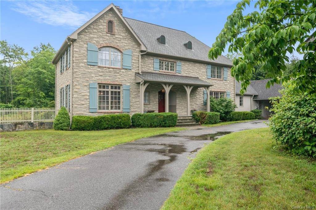 4. Single Family Homes for Sale at 568 Eagle Valley Road Tuxedo Park, New York 10987 United States