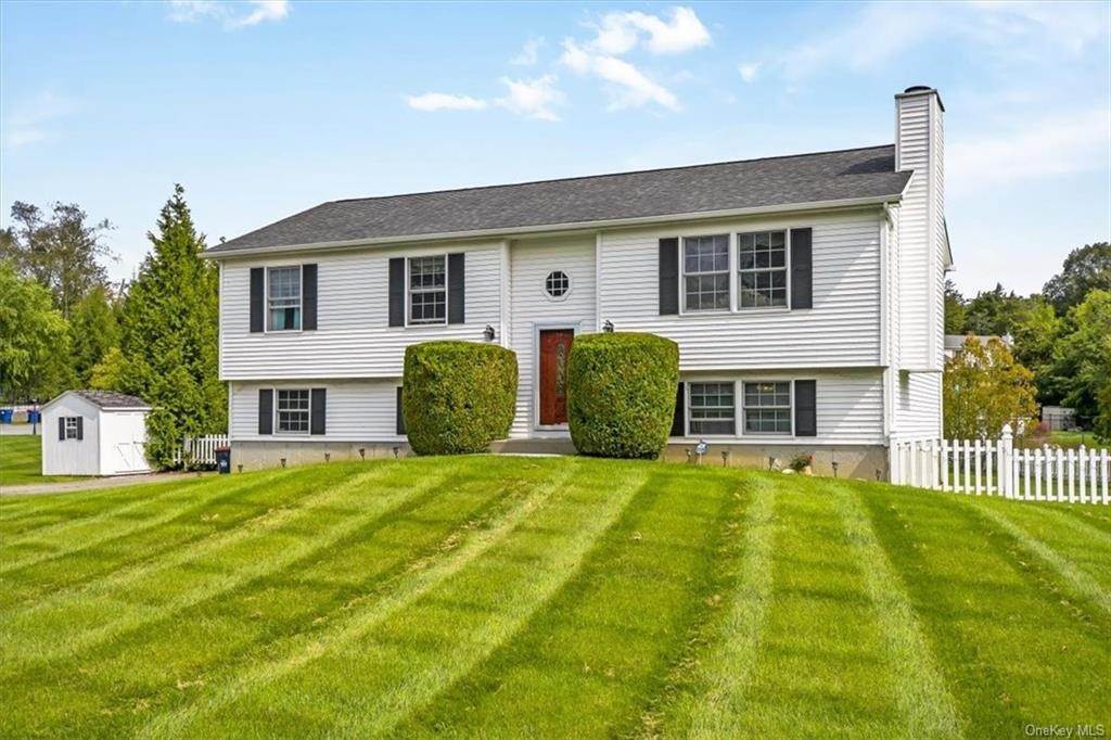 Single Family Homes для того Продажа на 31 White Oak Circle Wingdale, Нью-Йорк 12594 Соединенные Штаты