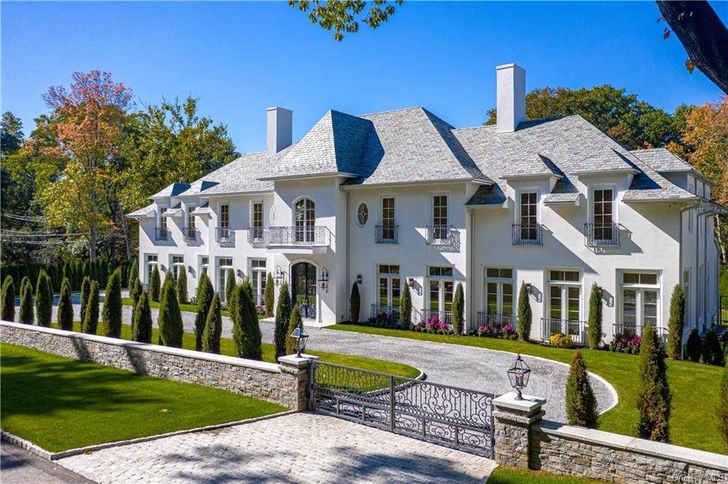 Single Family Homes for Sale at 7 Carlton Road Bronxville, New York 10708 United States
