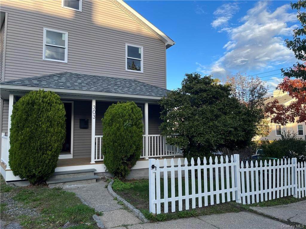 Single Family Homes для того Продажа на 303 Irving Avenue Port Chester, Нью-Йорк 10573 Соединенные Штаты