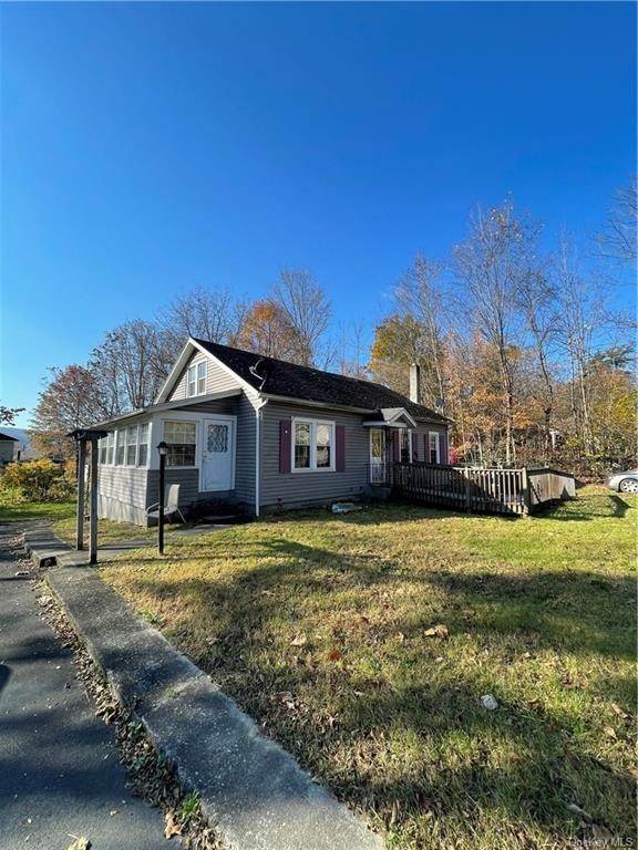 Single Family Homes للـ Sale في 69 State Route 55 Napanoch, New York 12458 United States