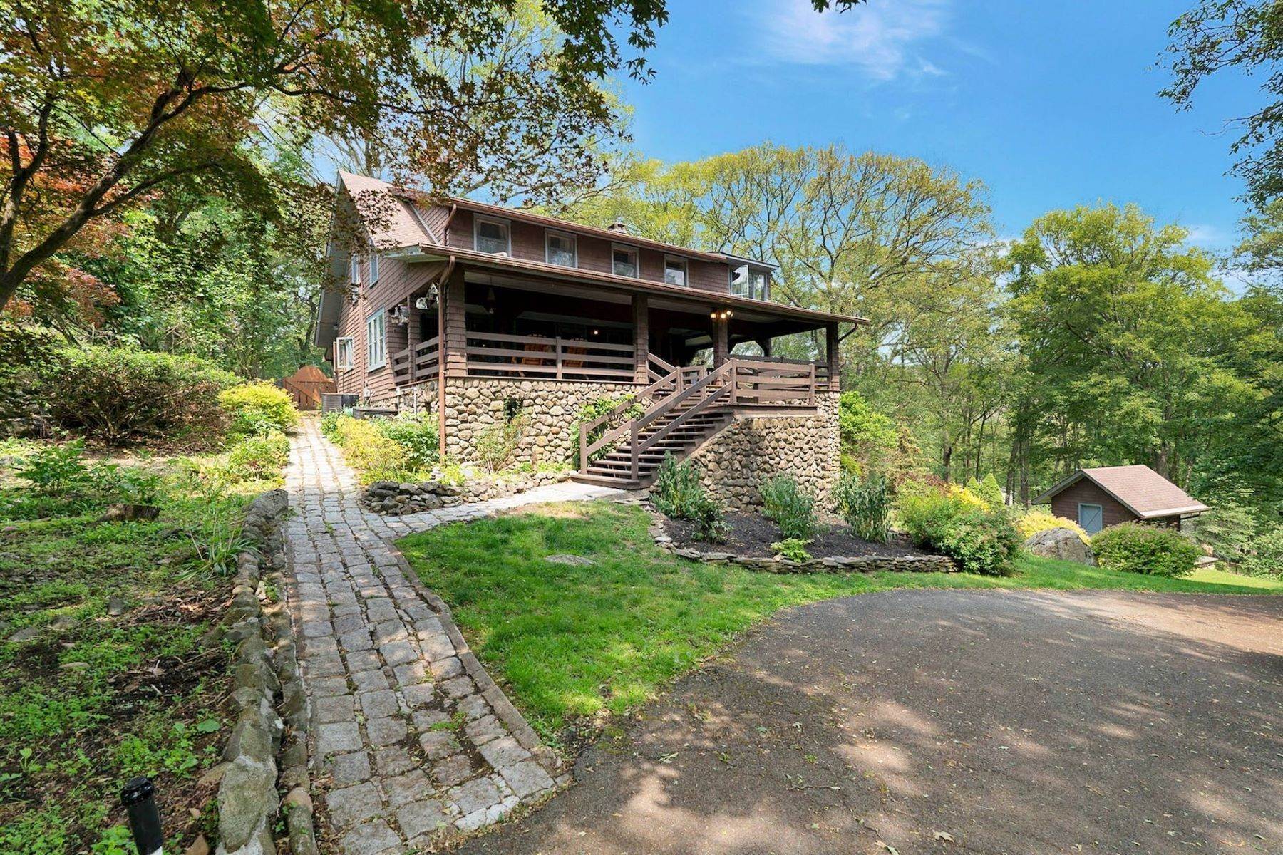 2. Single Family Homes for Sale at Historic 1833 Colonial 109 Buckberg Mountain Road Tomkins Cove, New York 10986 United States