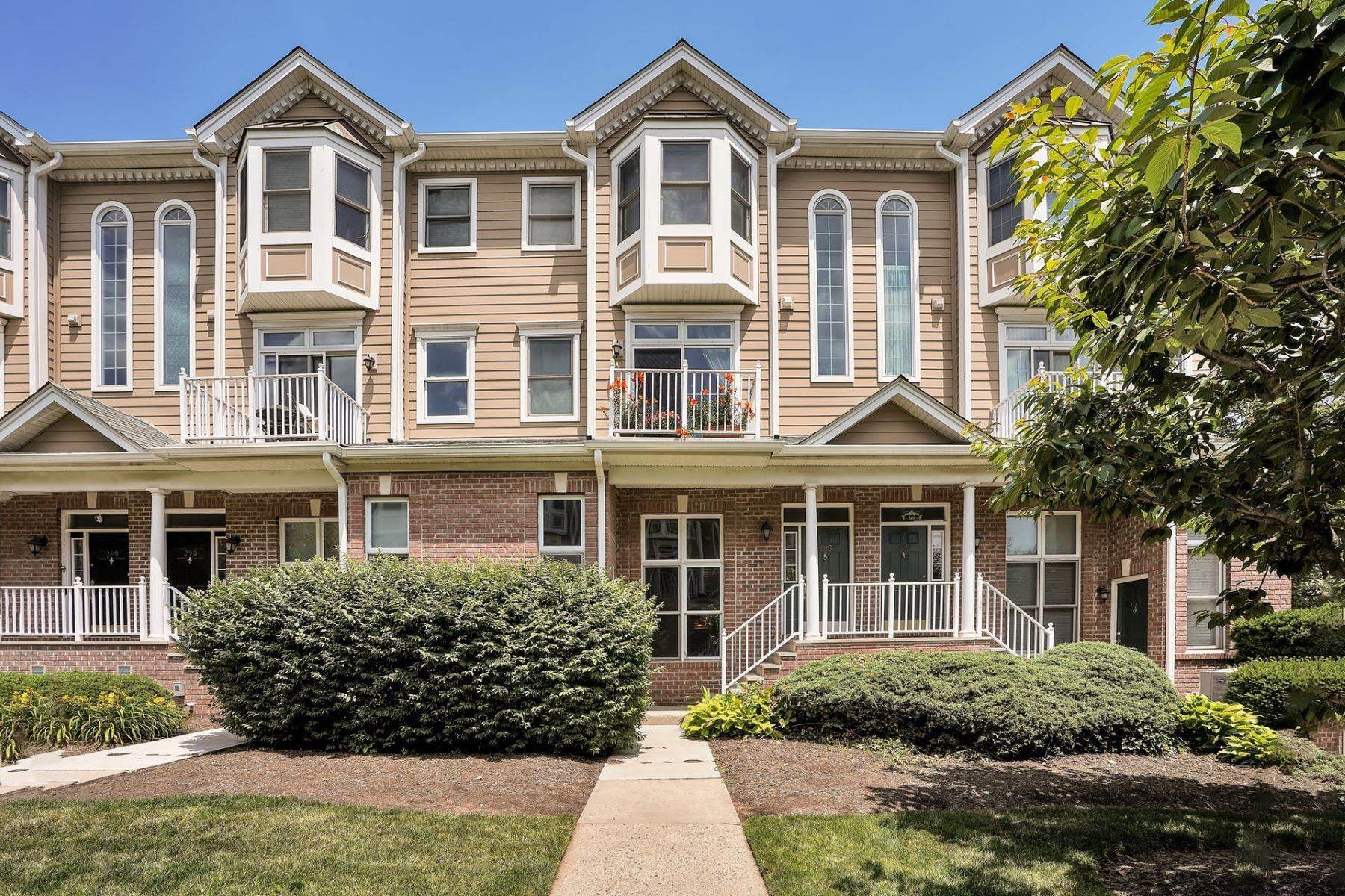 Townhouse at Lavish and visually stunning, this 3BD/2BA townhome accentuates a suburban feel 292 Roslyn Court West New York, New Jersey 07093 United States