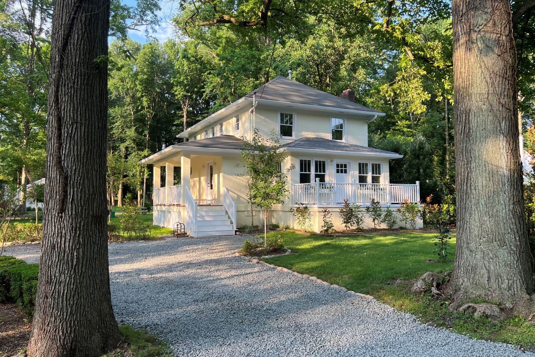 Single Family Homes 为 销售 在 The Carlotta Petrina House 143 Washington Spring Rd 帕利赛兹, 纽约 10964 美国