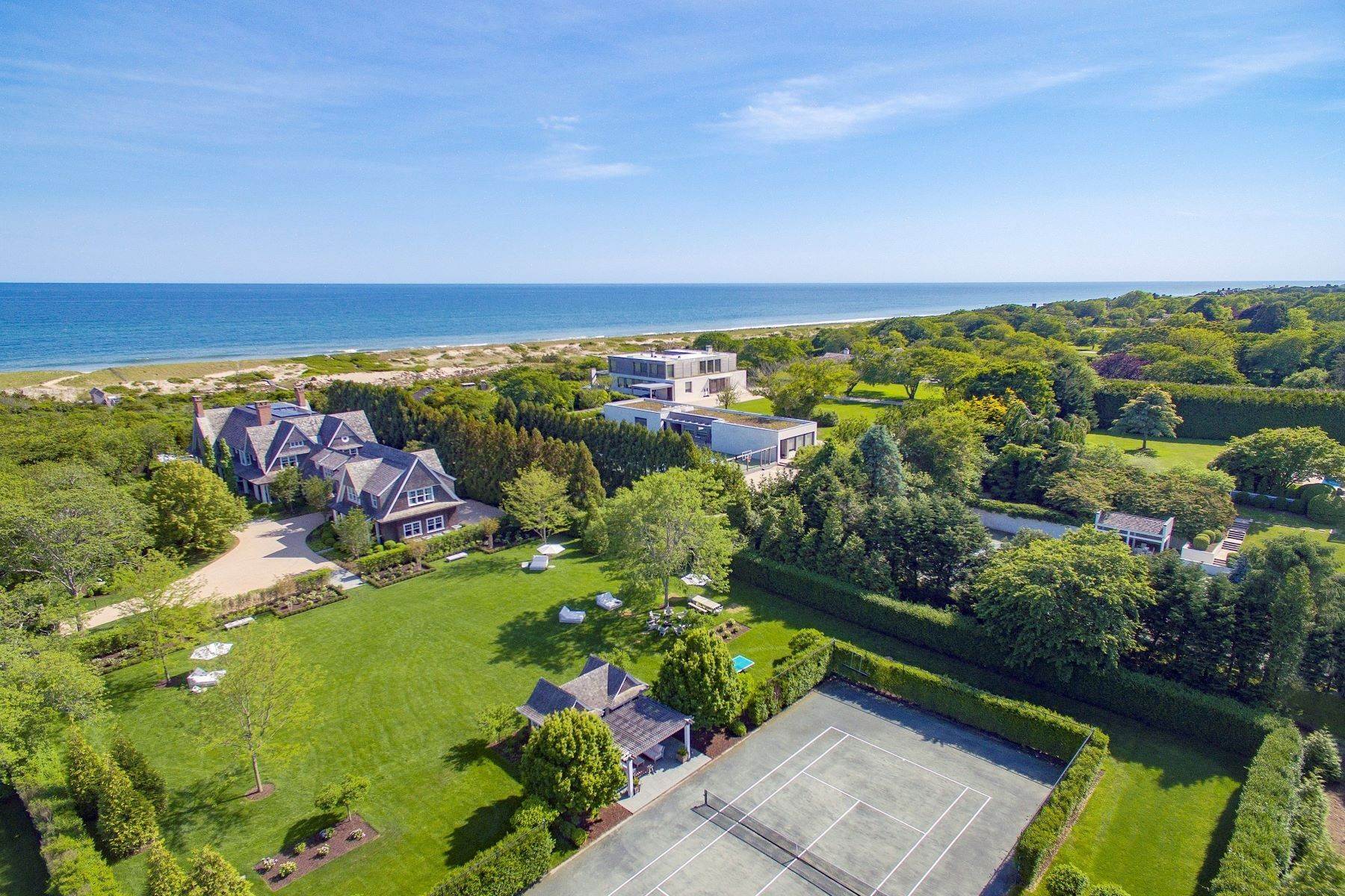 Single Family Homes à Spectacular Oceanfront with Pool, Tennis and Beach Cabana 38 Two Mile Hollow Road East Hampton, New York 11937 États-Unis