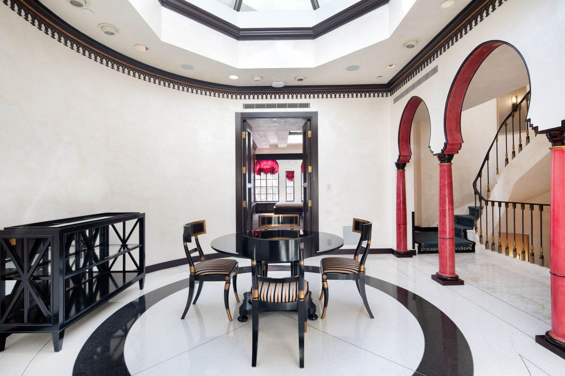 20. Townhouse for Sale at Versace Style Grand Mansion 5 East 64th Street New York, New York 10065 United States